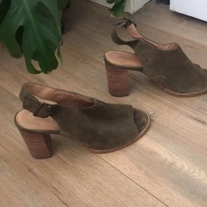 Three inch open-toe olive green madewell sandal